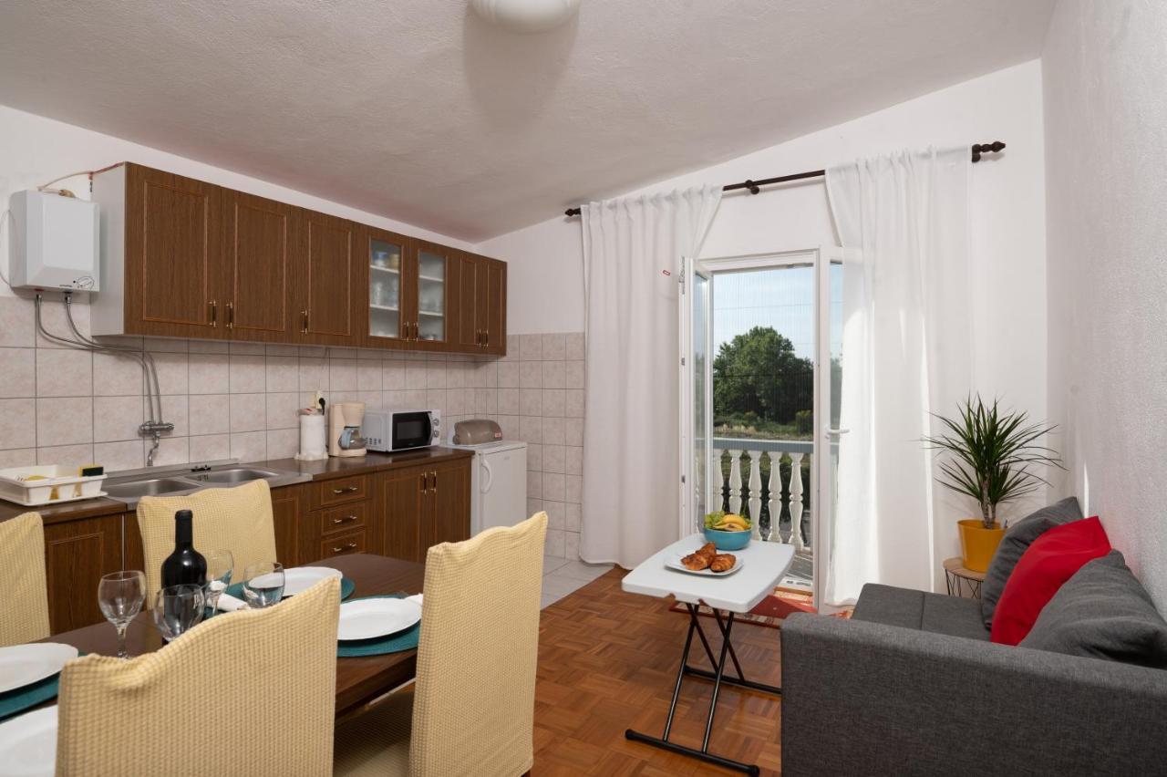 Ražanac Marina'S Apartments מראה חיצוני תמונה