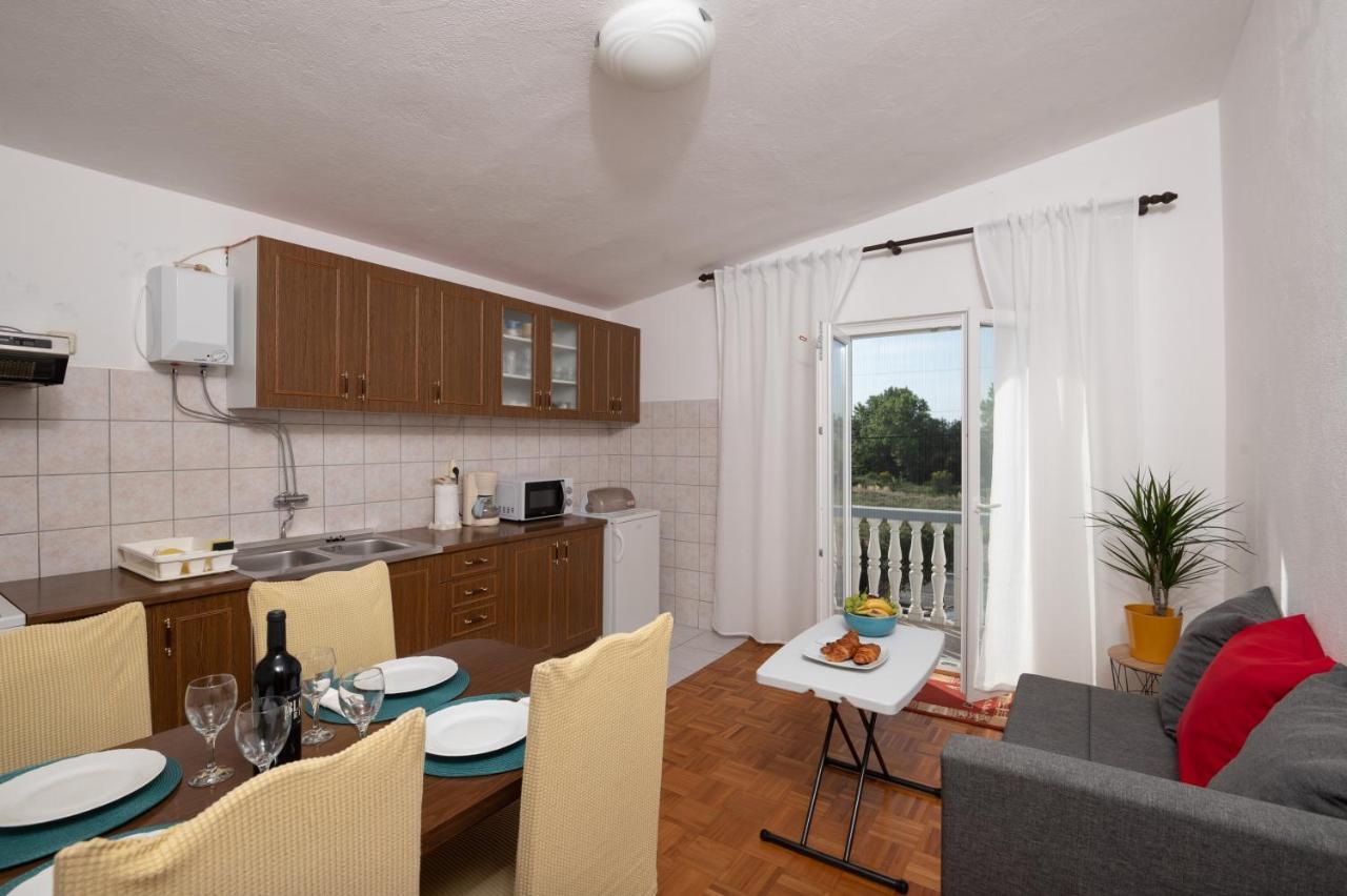 Ražanac Marina'S Apartments מראה חיצוני תמונה