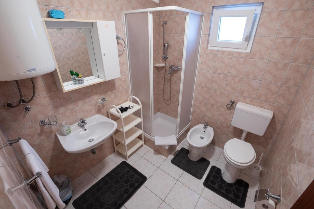 Ražanac Marina'S Apartments מראה חיצוני תמונה