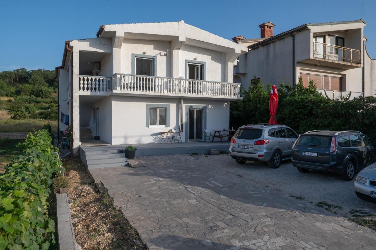 Ražanac Marina'S Apartments מראה חיצוני תמונה